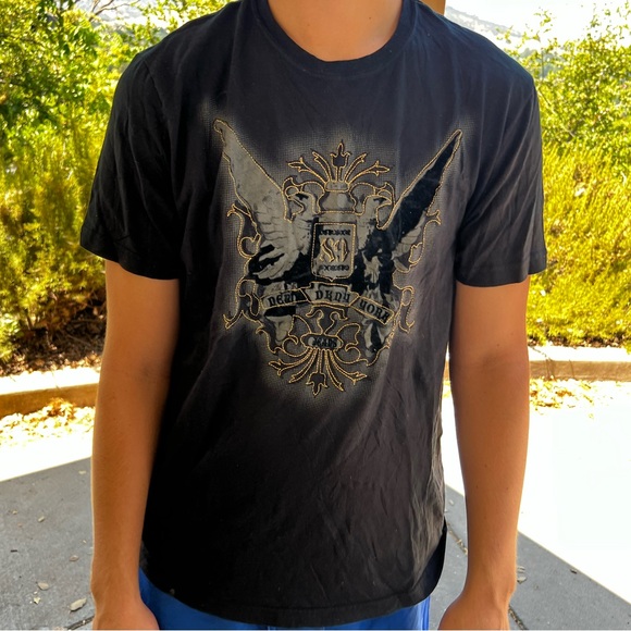 NEW DKNY JEANS MEN CITY RUSH GOLD THREAD T SHIRT STATUE ANGEL WINGS METALLIC GUY - Picture 11 of 16